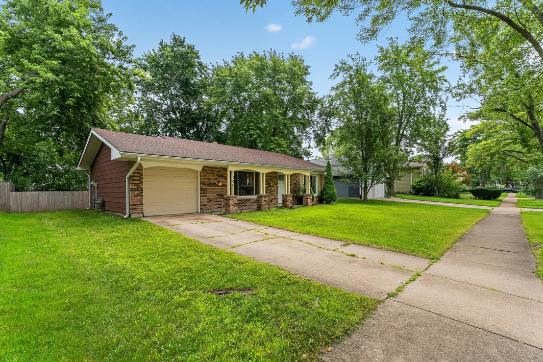Photo of 140 Tamarack Drive