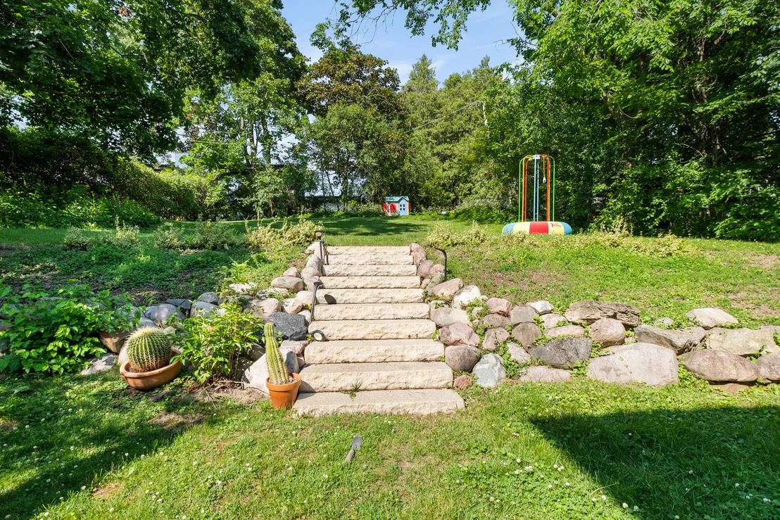 Photo of 559 Hillside Drive