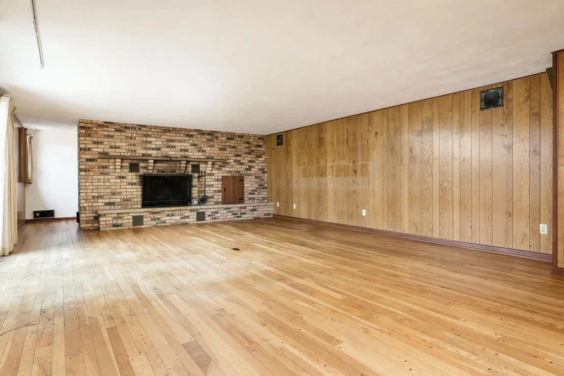 Photo of 7889 Shaw Road