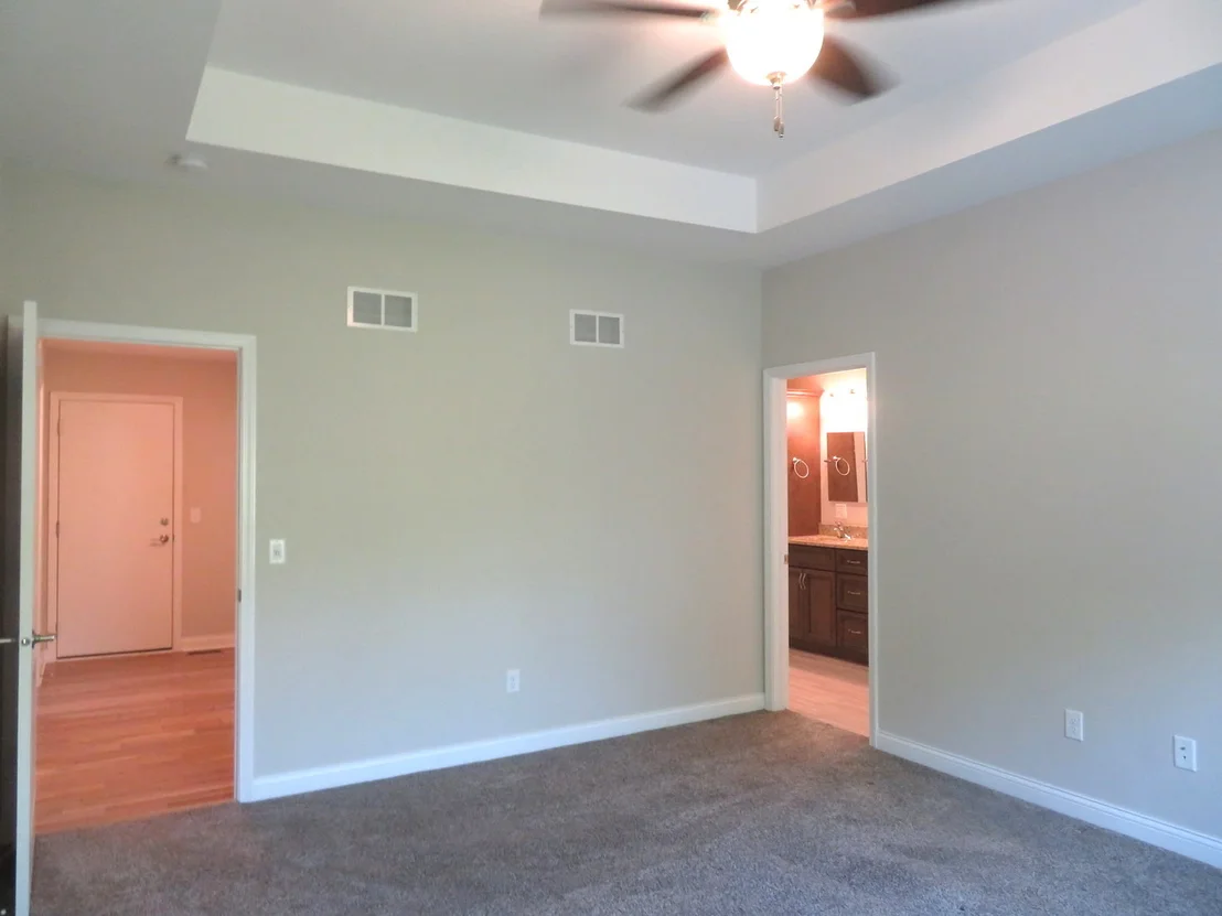 Photo of 1428 Lakeside Lane