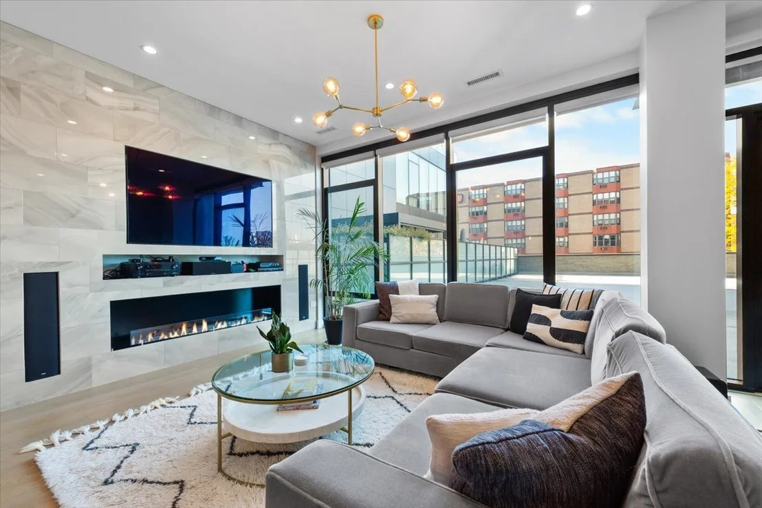 Photo of Unit 206 at 6 N Bishop Street