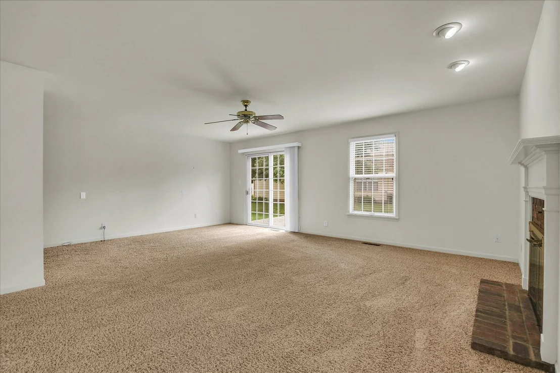 Photo of Unit B at 1501 Broadmoor Drive