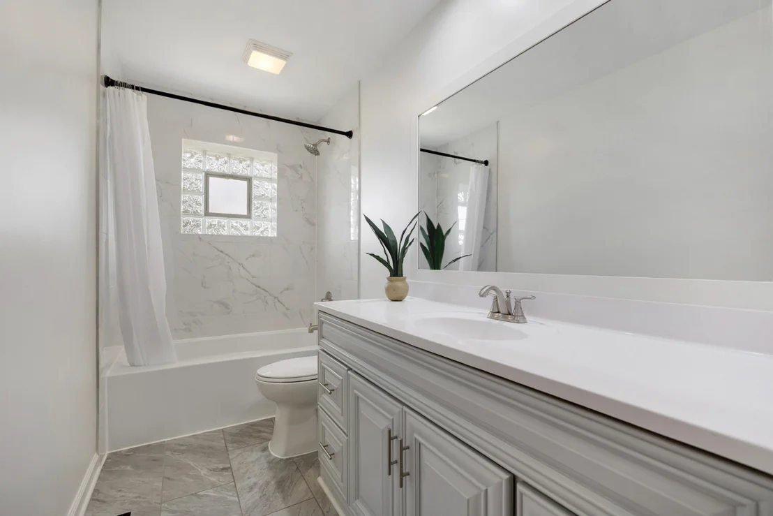 Photo of 2720 N Bayview Lane
