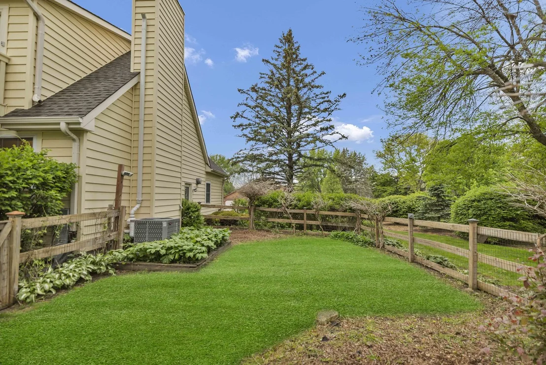 Photo of 38W643 Bittersweet Lane