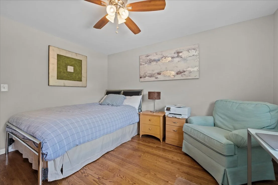Photo of 1042 Gordon Terrace