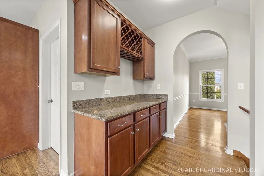 Photo of 208 Amherst Court
