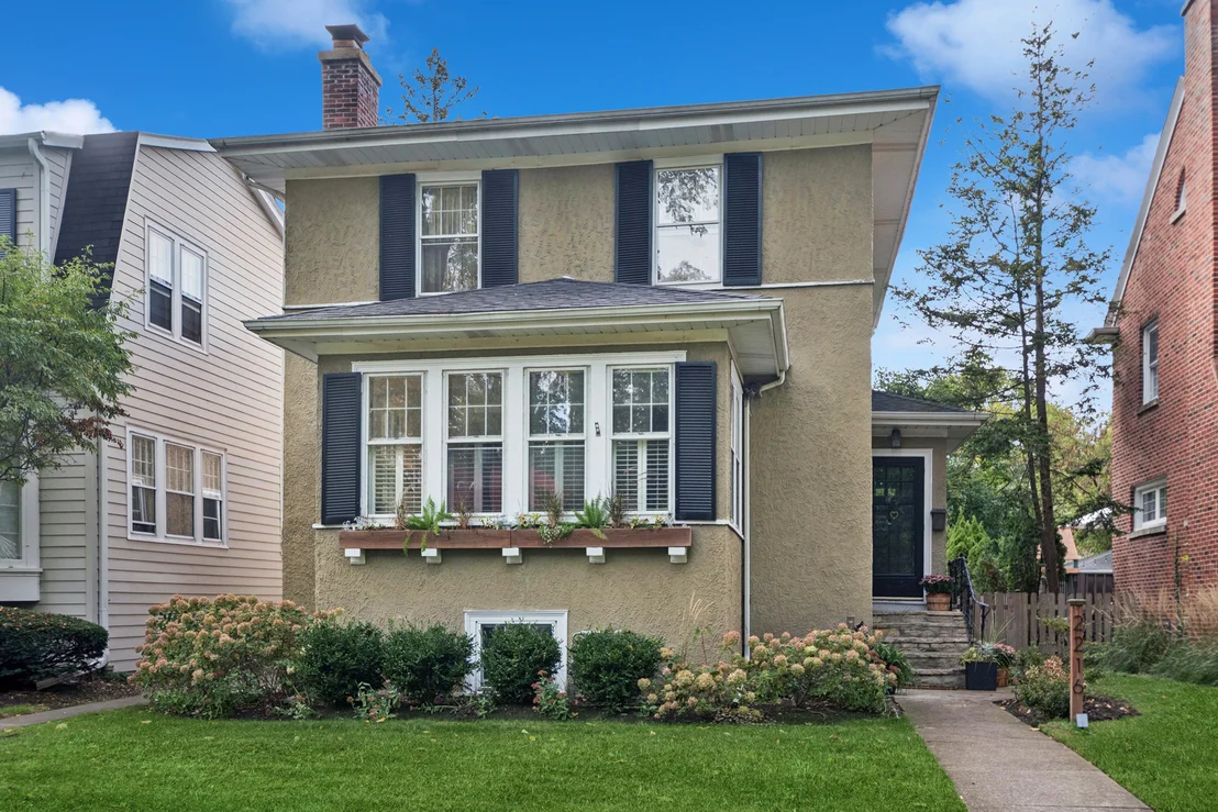 Photo of 2216 Forestview Road