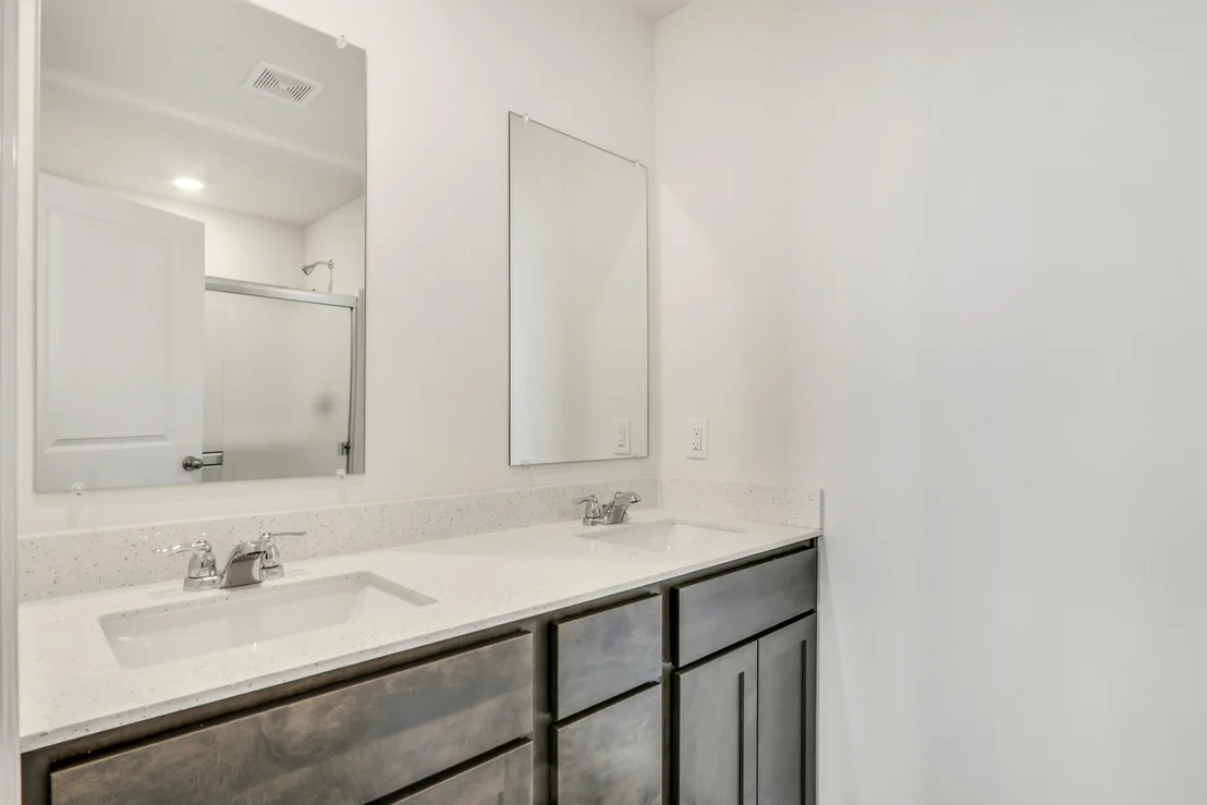 Photo of 409 Lakeshore Court