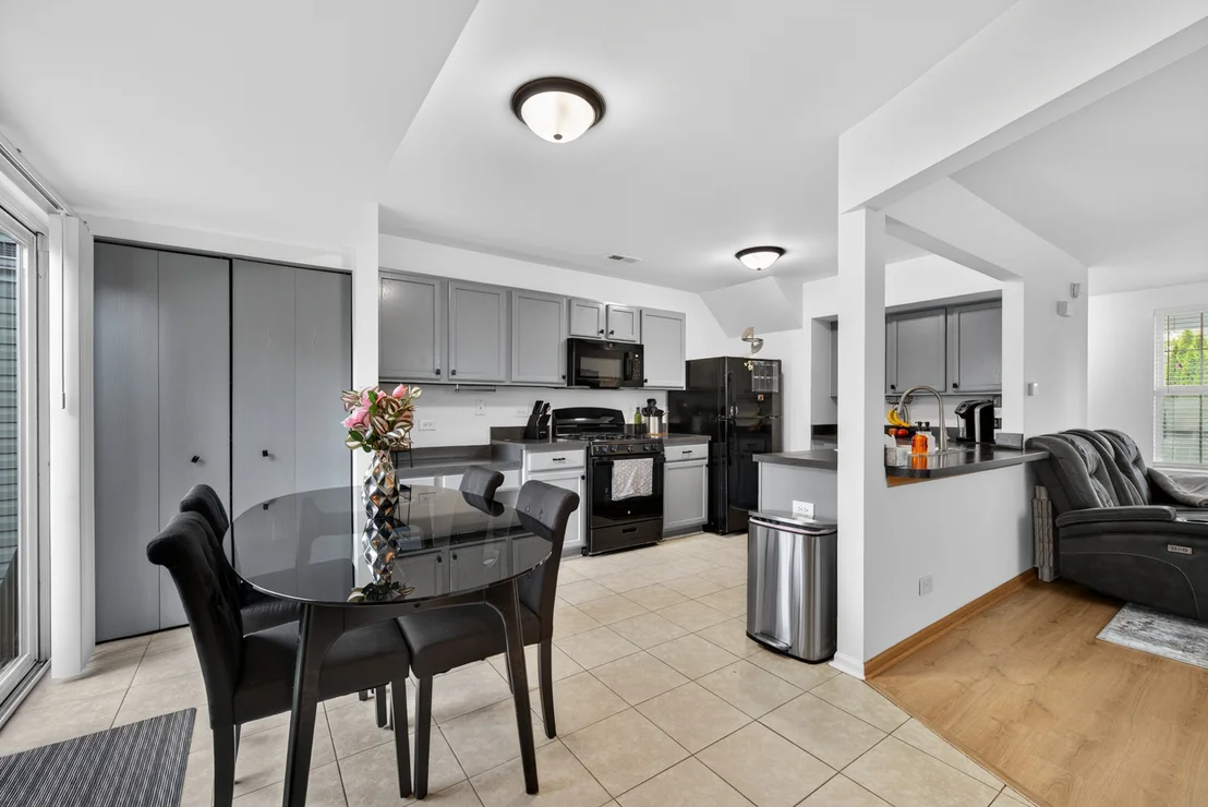Photo of 939 Four Seasons Boulevard