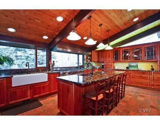 Photo of 1045 Morrison Road