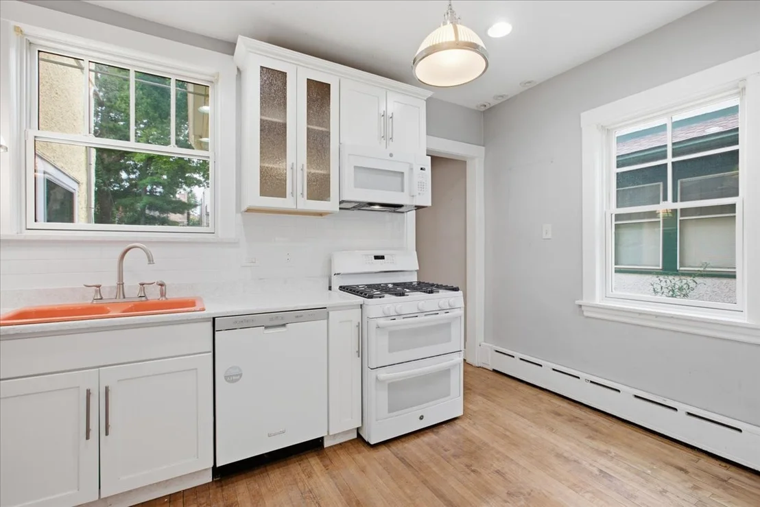 Photo of 1527 W JUNEWAY Terrace