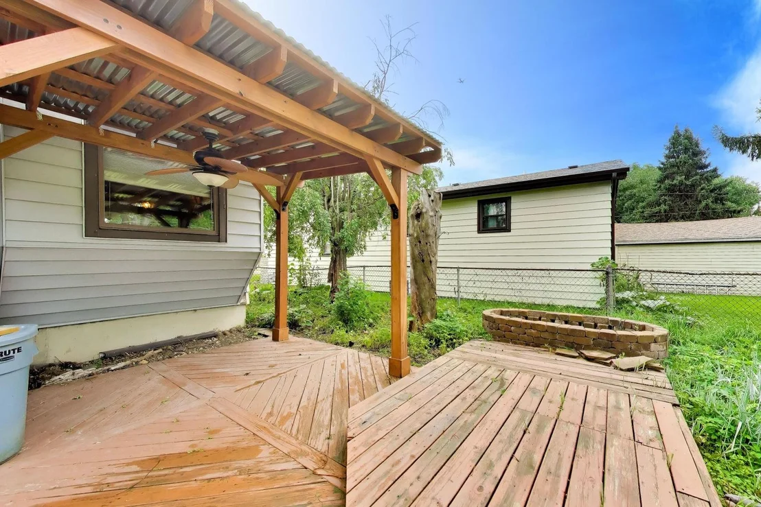 Photo of 3040 N Wolf Road