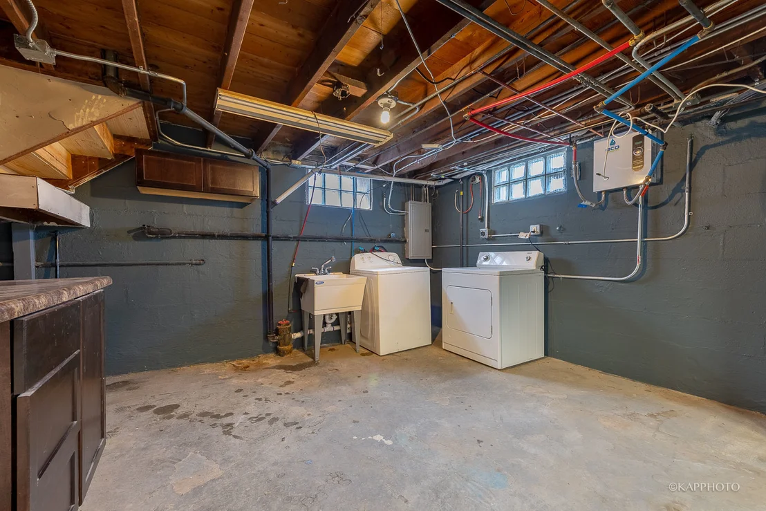 Photo of 40 W 36th Place