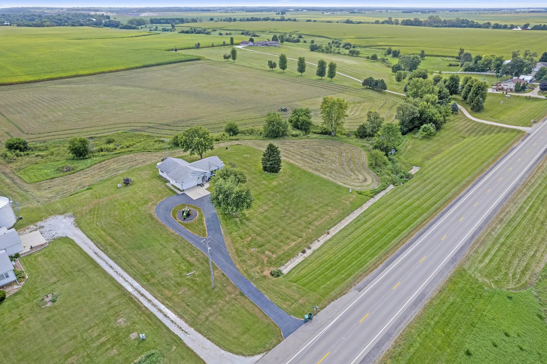 Photo of 3472 N IL ST RT 23 Highway
