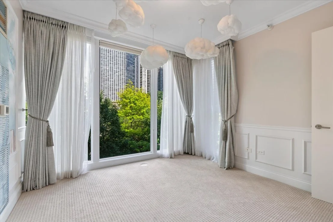 Photo of 194 N Park Drive