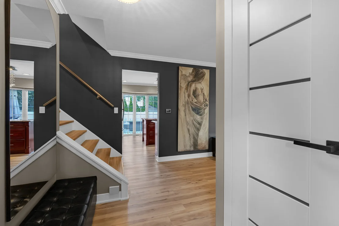Photo of 210 W Pickwick Road