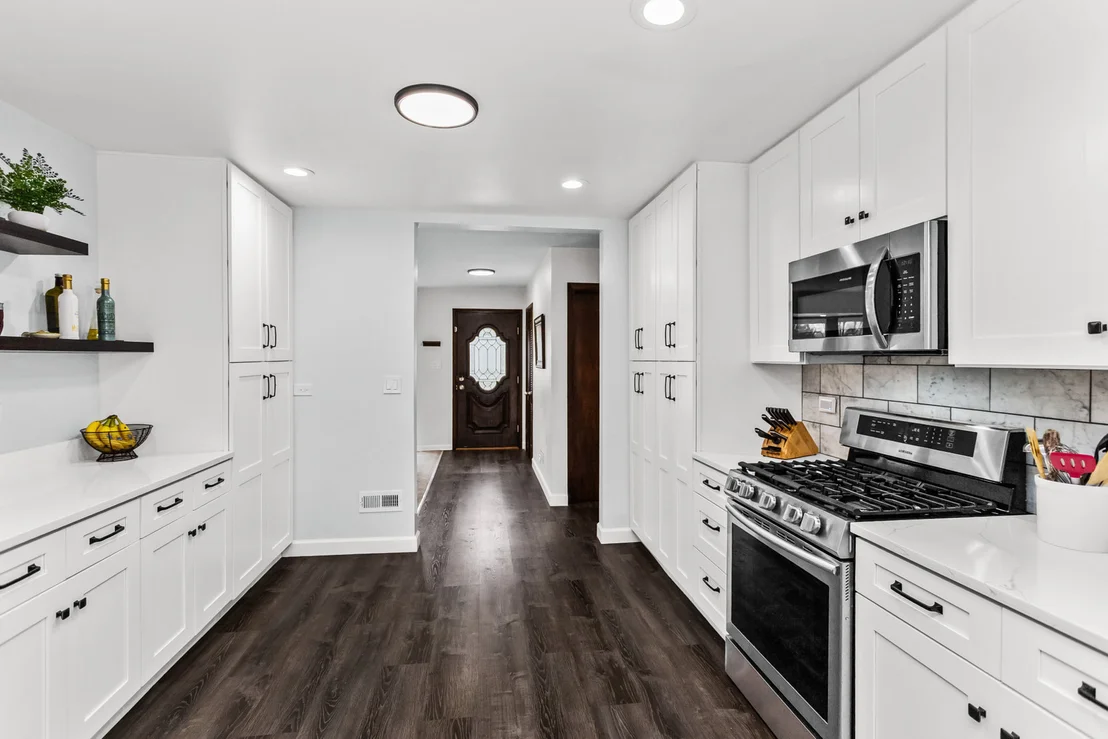 Photo of 5738 Lyons Street