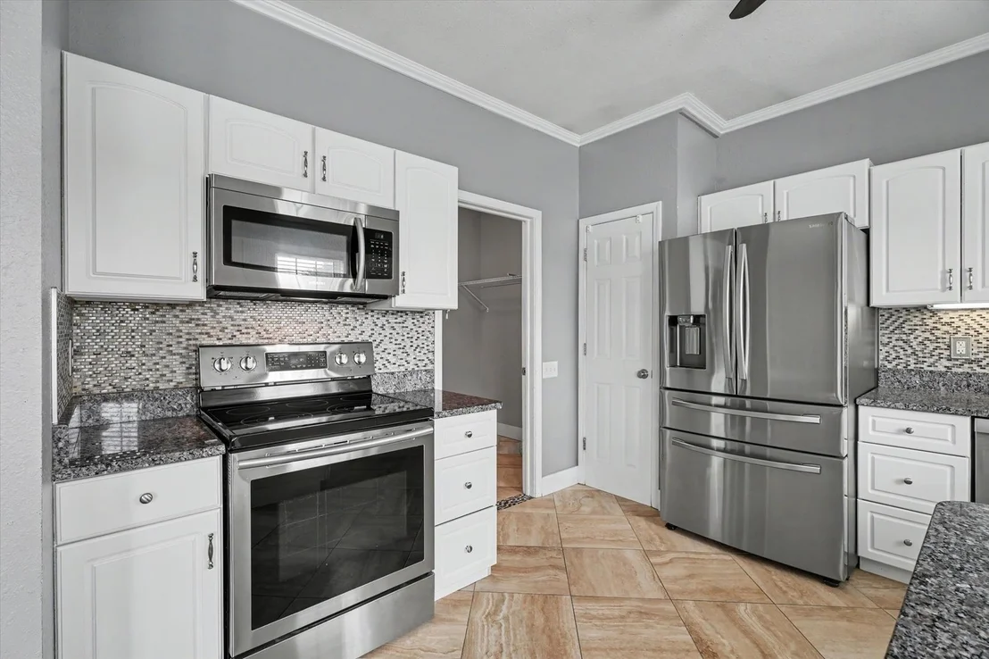 Photo of 1203 EDGEVIEW Drive