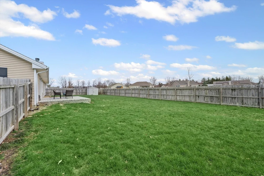 Photo of 2003 Macintosh Lane