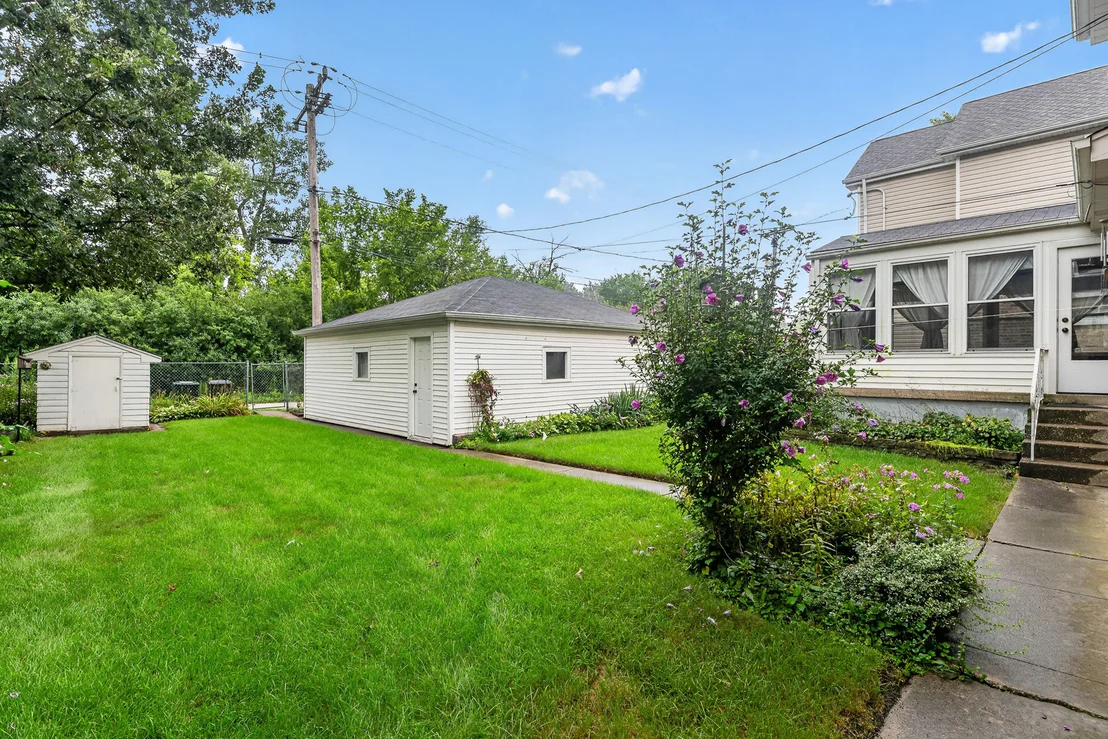 Photo of 3341 Prairie Avenue