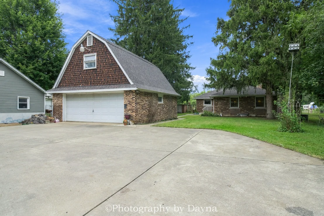 Photo of 2833 River Road