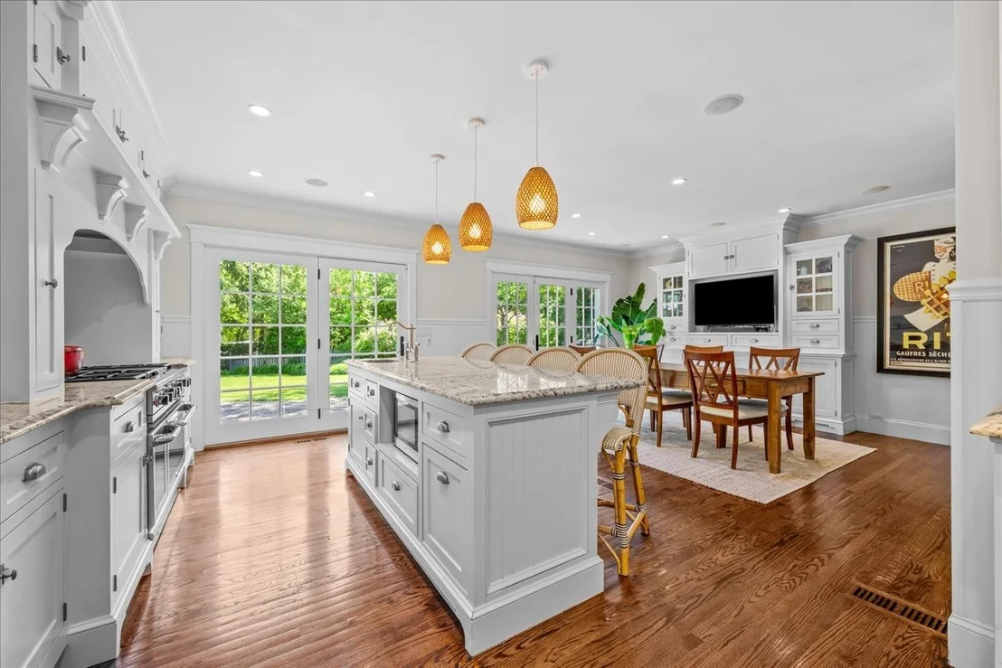 Photo of 1087 Bluff Road