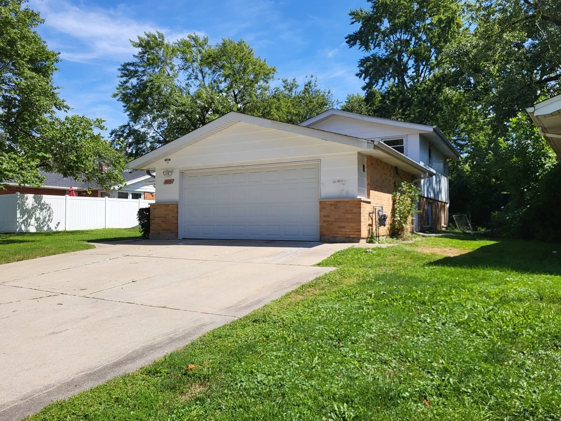 Photo of 17113 Elm Drive