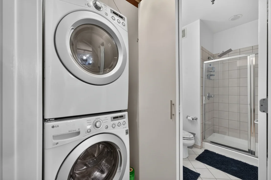 Photo of Unit 712 at 728 W Jackson Boulevard