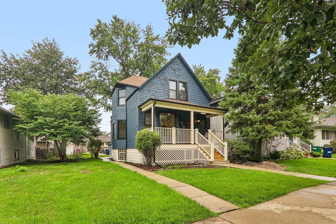 Photo of 819 Mapleton Avenue
