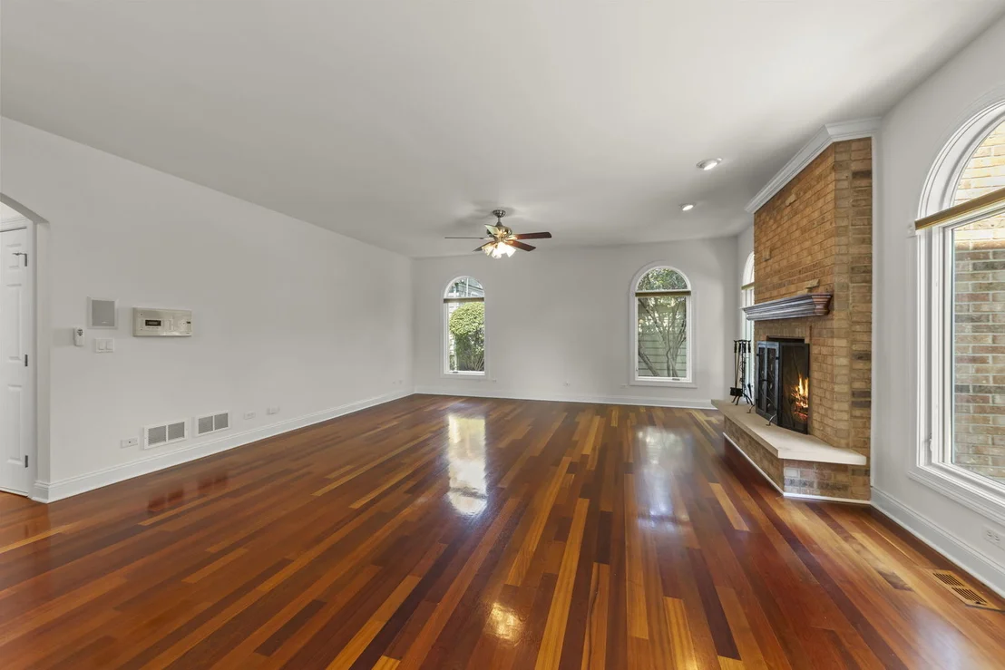 Photo of 133 N Geneva Avenue
