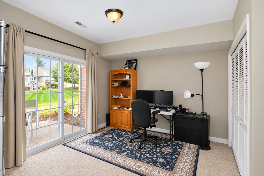 Photo of 142 Lakeshore Drive