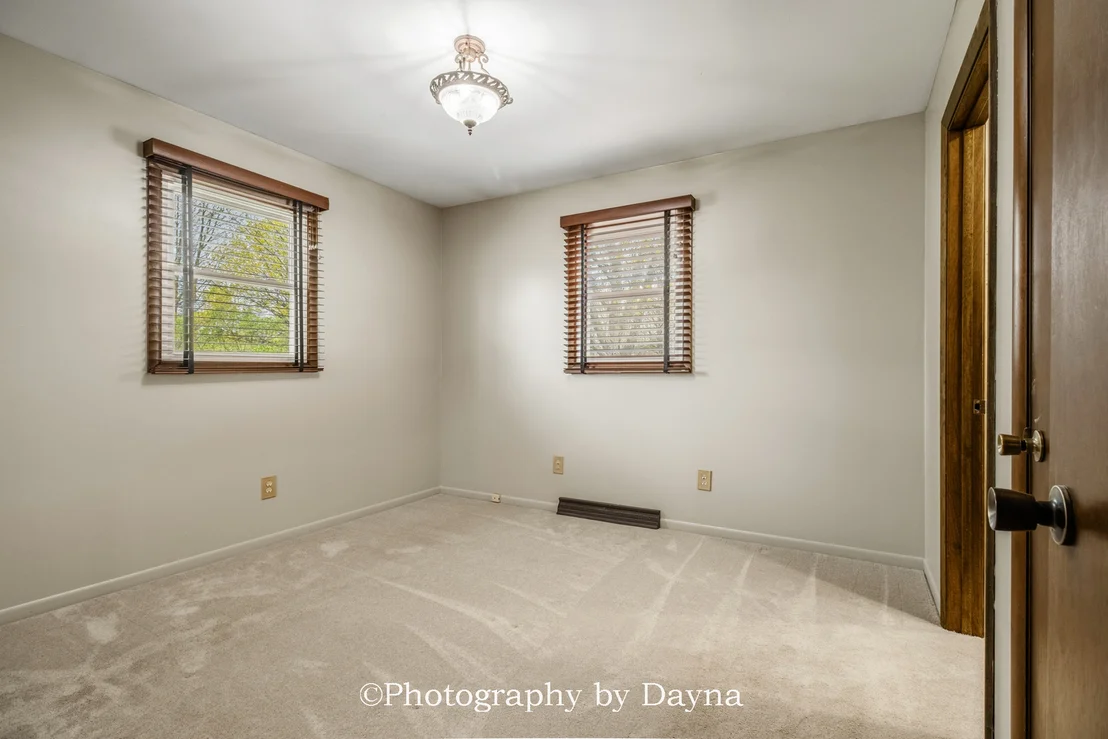 Photo of 913 Southgate Road