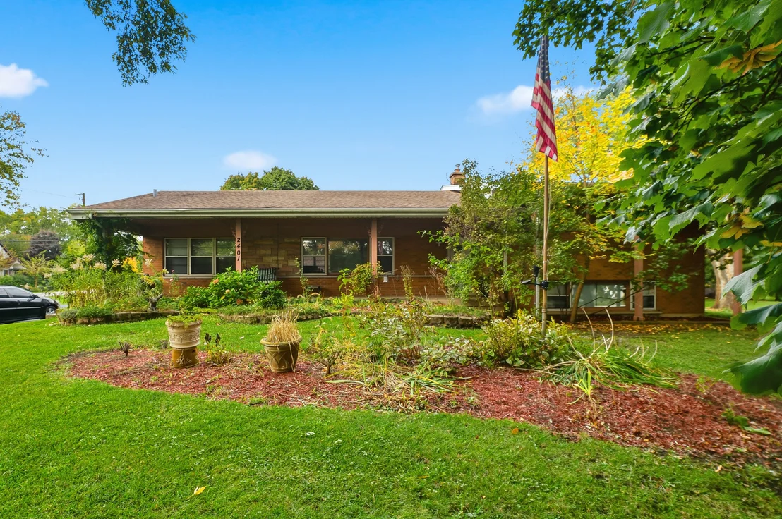 Photo of 2401 Rohlwing Road