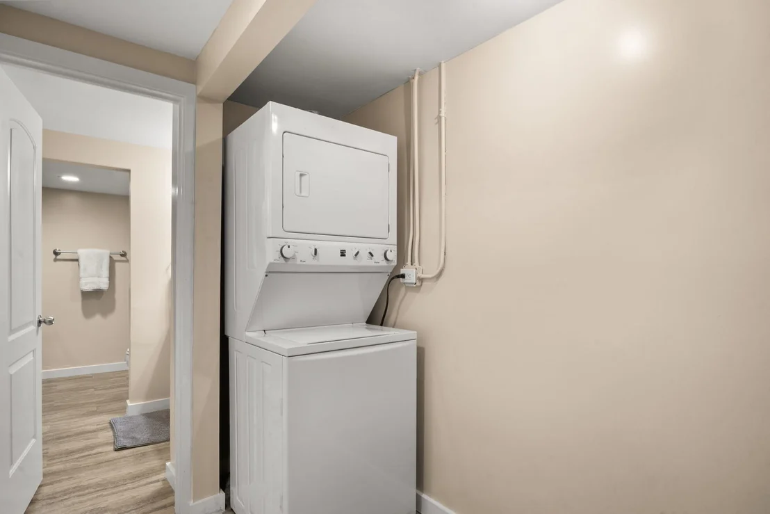 Photo of 13 Dumbarton Oaks Place