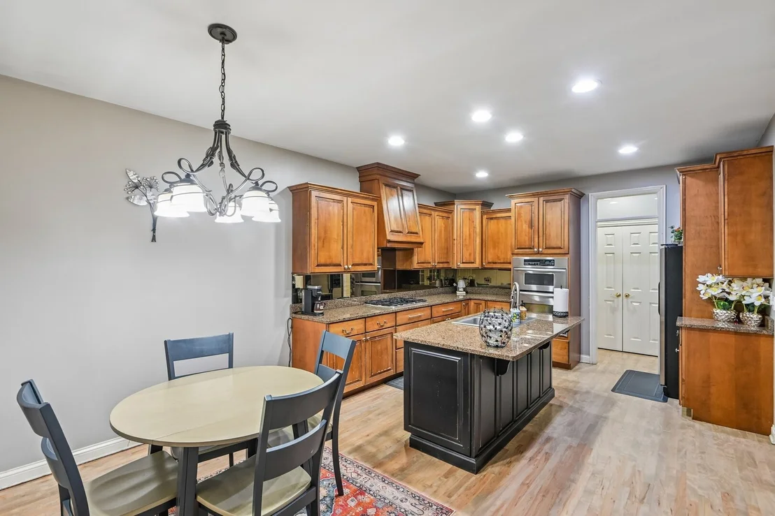 Photo of 343 Arbor Glen Boulevard