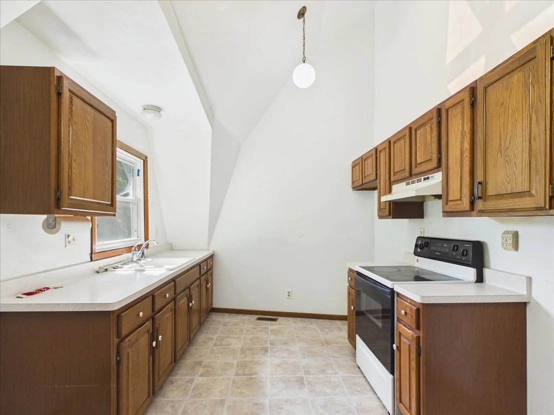 Photo of 1636 Larchmont Road