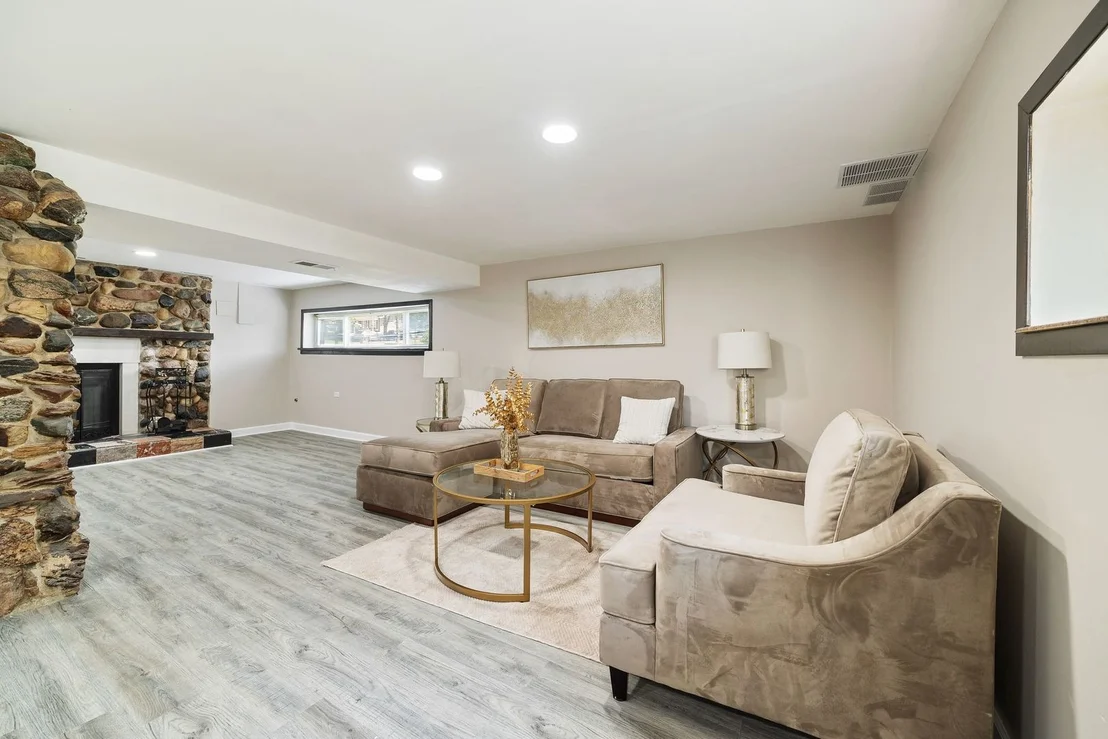 Photo of 564 W Harrison Road