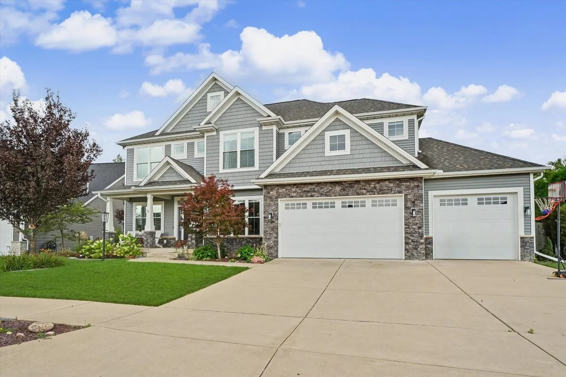 Photo of 413 Lake Falls Boulevard
