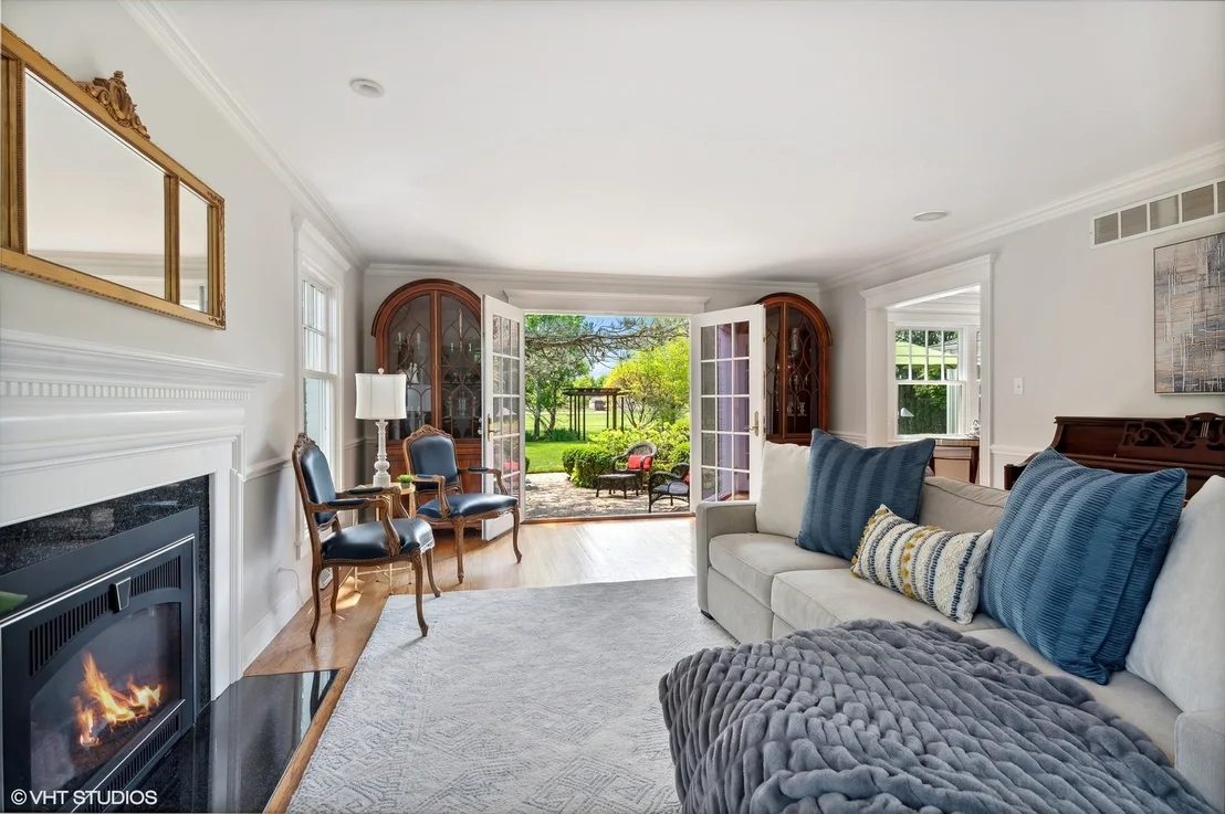 Photo of 2547 Marian Lane