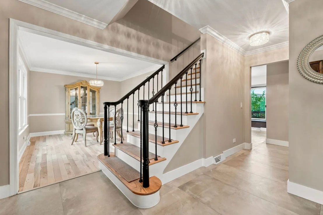 Photo of 1221 W Sable Drive