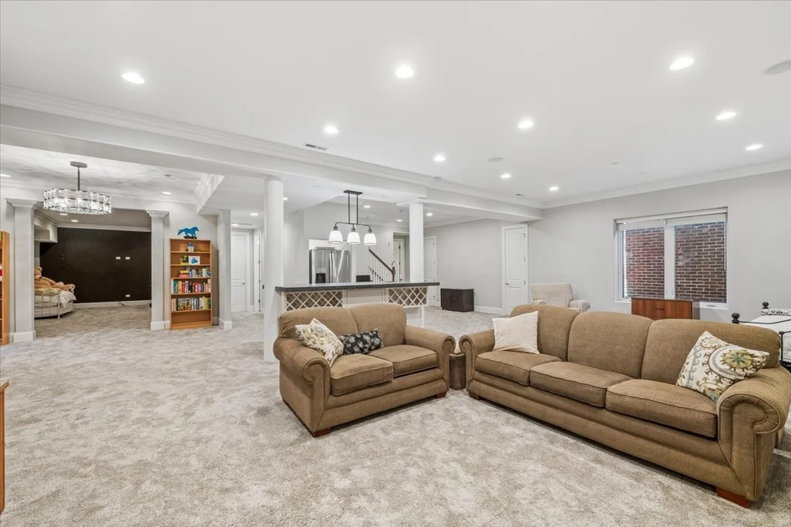 Photo of 1024 Prairie Lawn Road