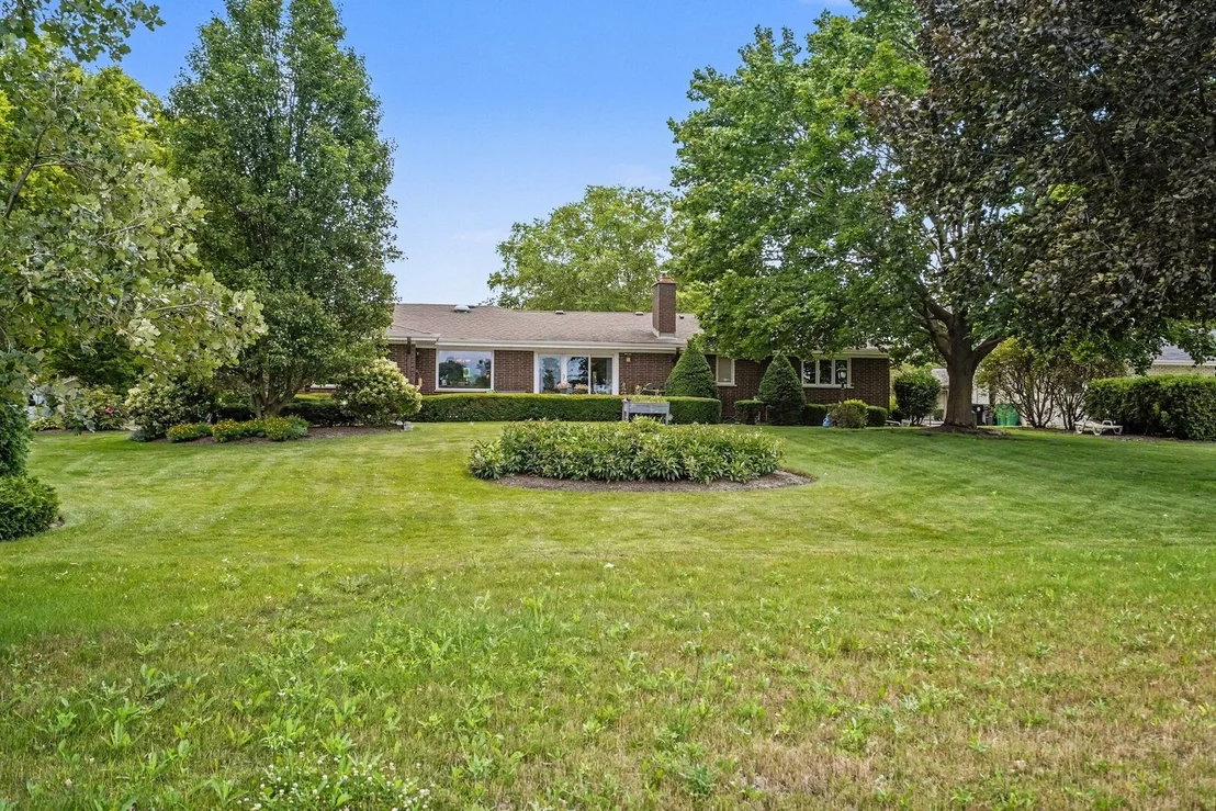 Photo of 252 Cardinal Drive