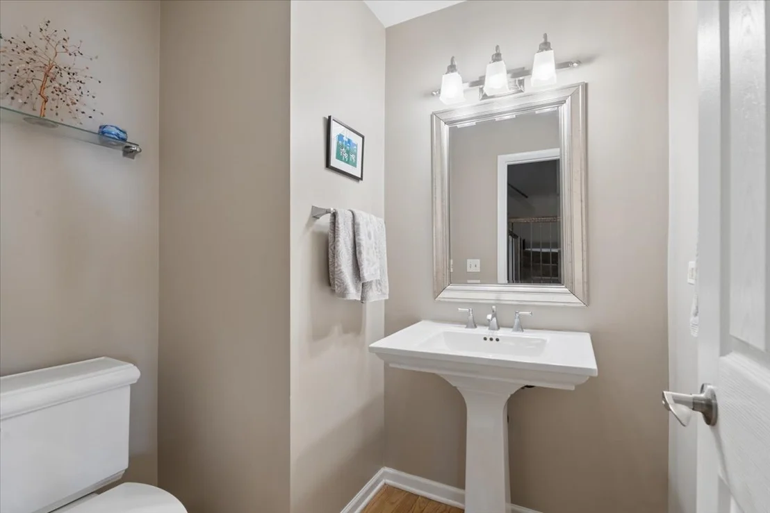 Photo of 405 Caren Drive