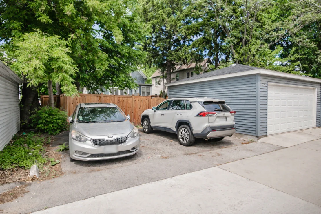 Photo of 220 ELGIN Avenue