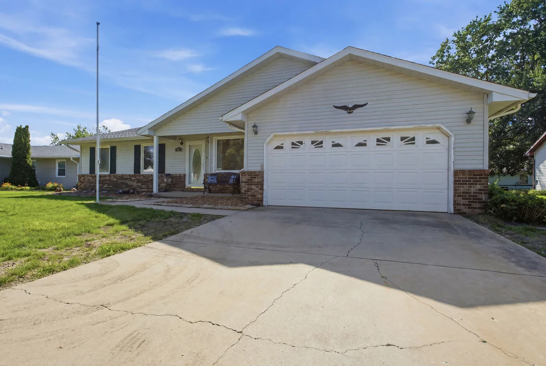 Photo of 611 Delmar Drive