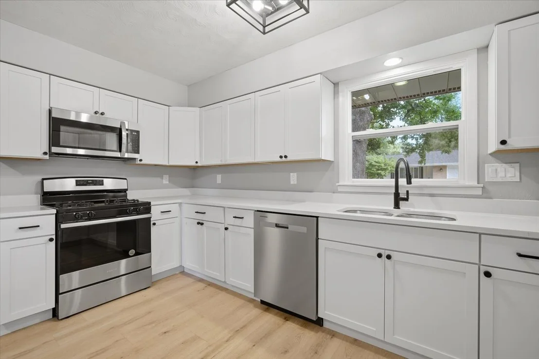 Photo of 404 Sunset Drive