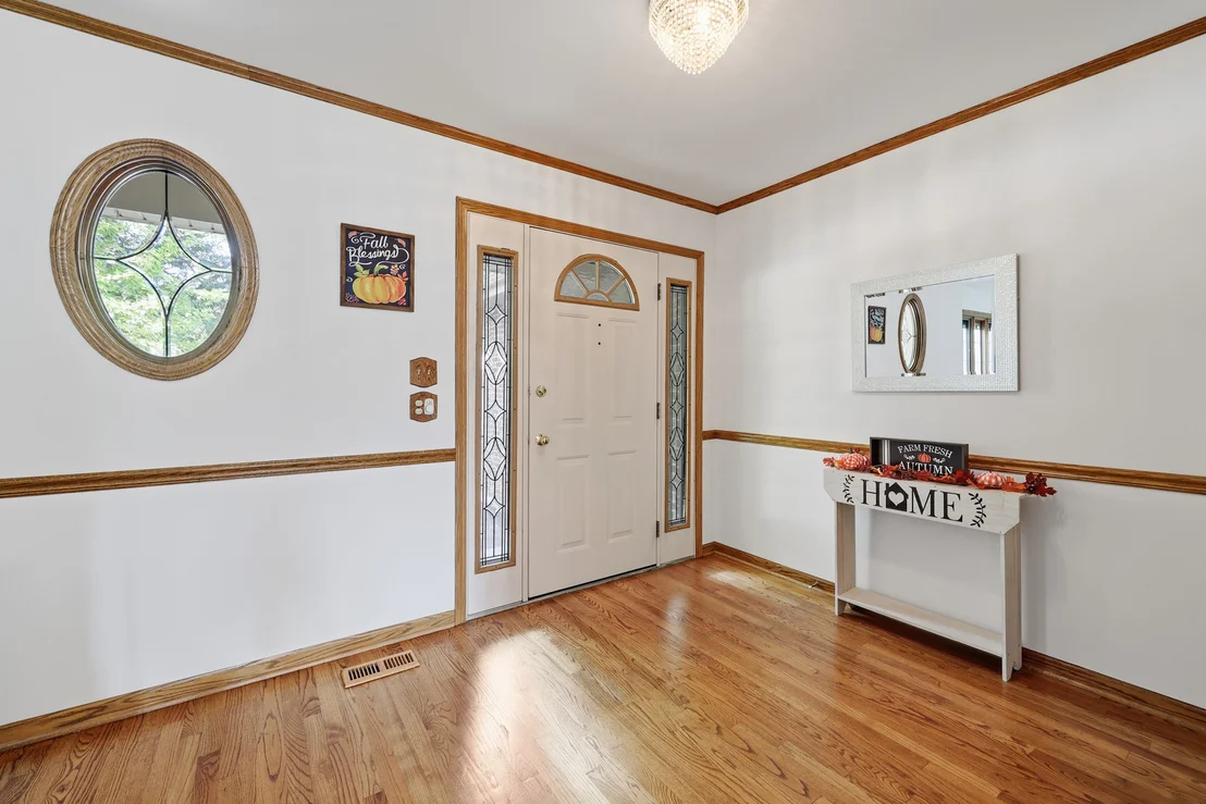Photo of 655 Crest Drive