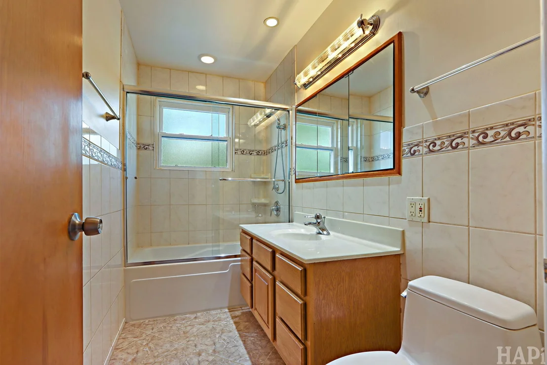 Photo of 412 Warren Road