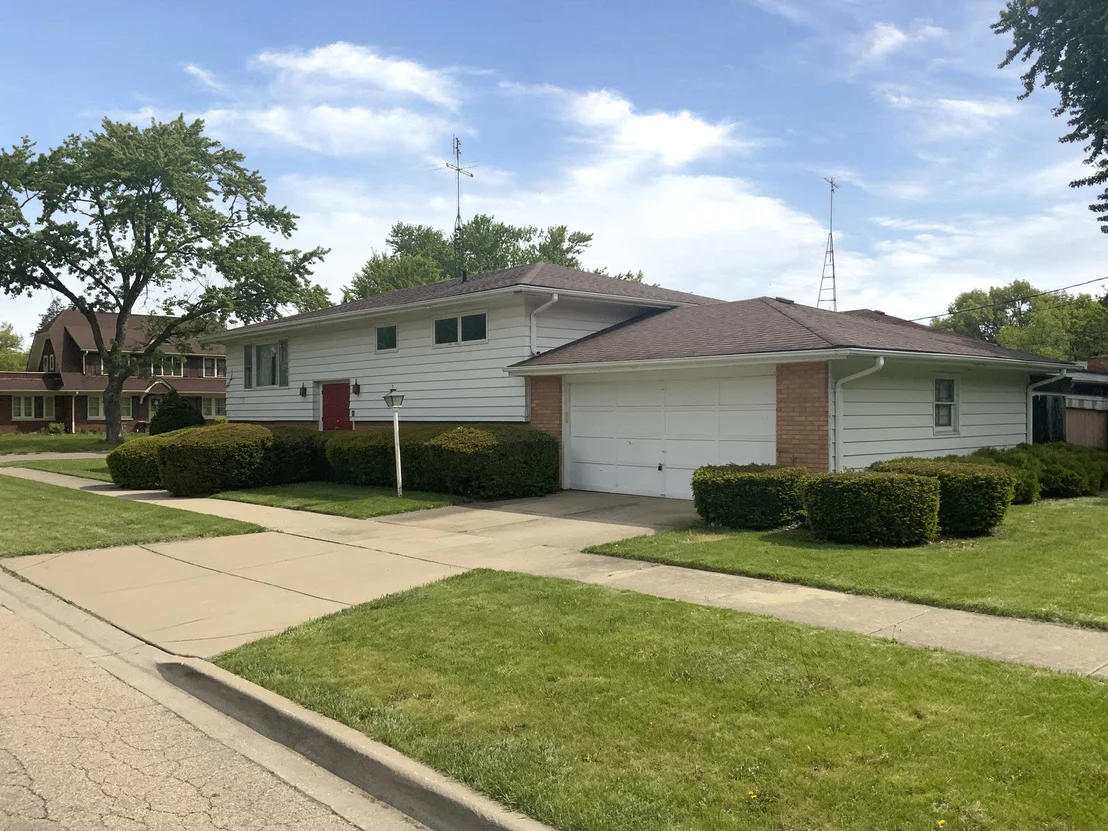 Photo of 747 Palace Street