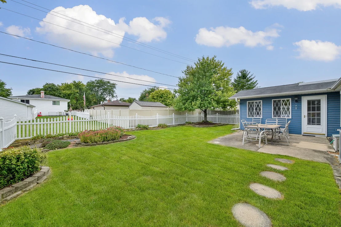 Photo of 337 W Edson Place